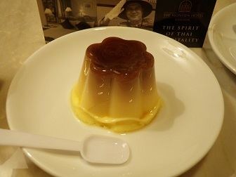 夕食後のデザート　コンビニプリン