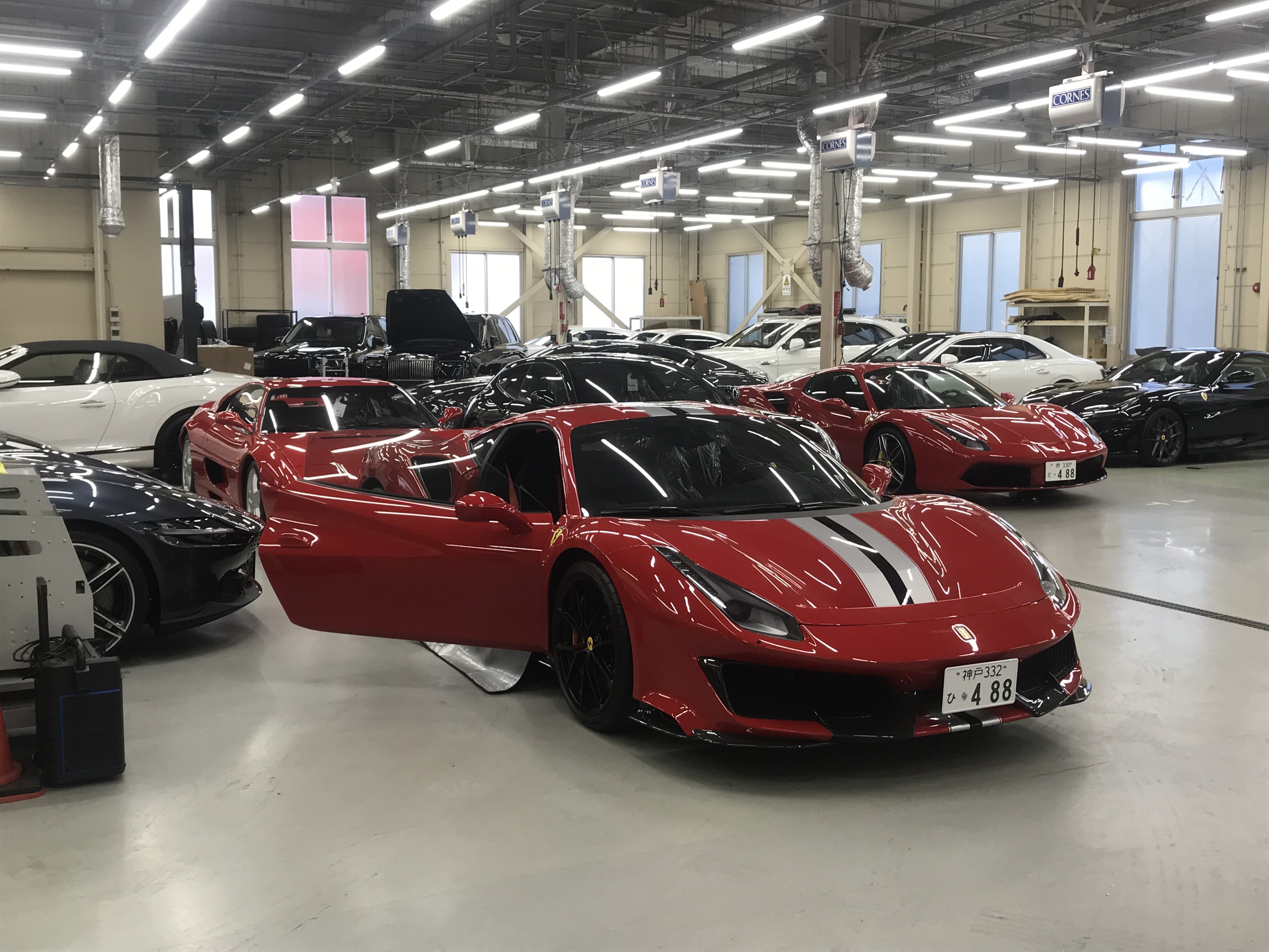 スーパーカー多数 気になるのがありましたらコメント下さい！ すぐ壊れるし……」何千万円も出してガレージで眺めるだけ