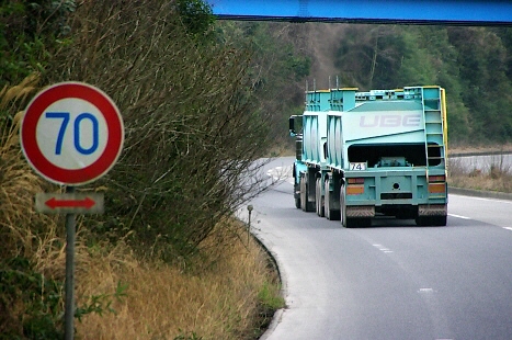 81.専用道路ですが、自社の制限速度が