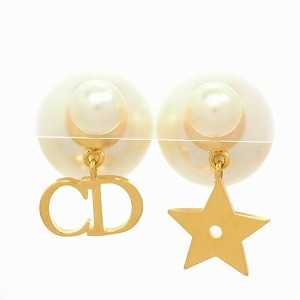 Christian Dior トライバル ピアス｜スターとCDモチーフで耳元に上品な