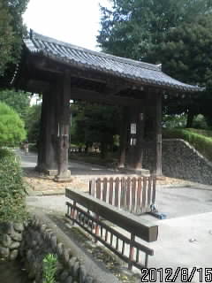 鑁阿寺西門