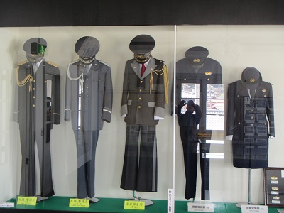 警１７制服.jpg