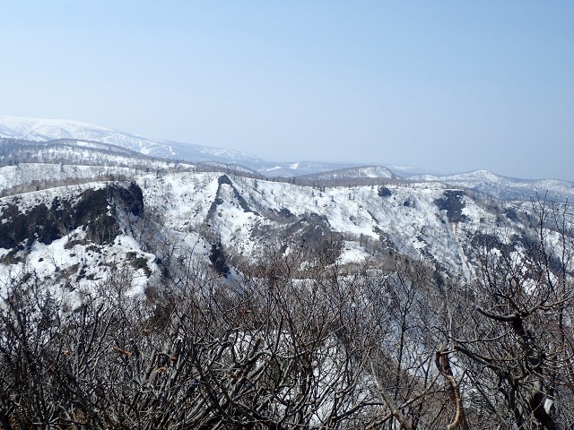 P4291690　12：30朝里岳、春香山、南岳.jpg