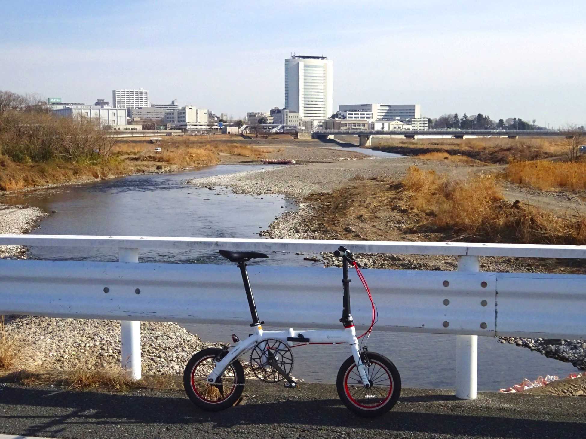 世界最小・最軽量・最高速自転車で走行テスト！ １月５日  山と空が 