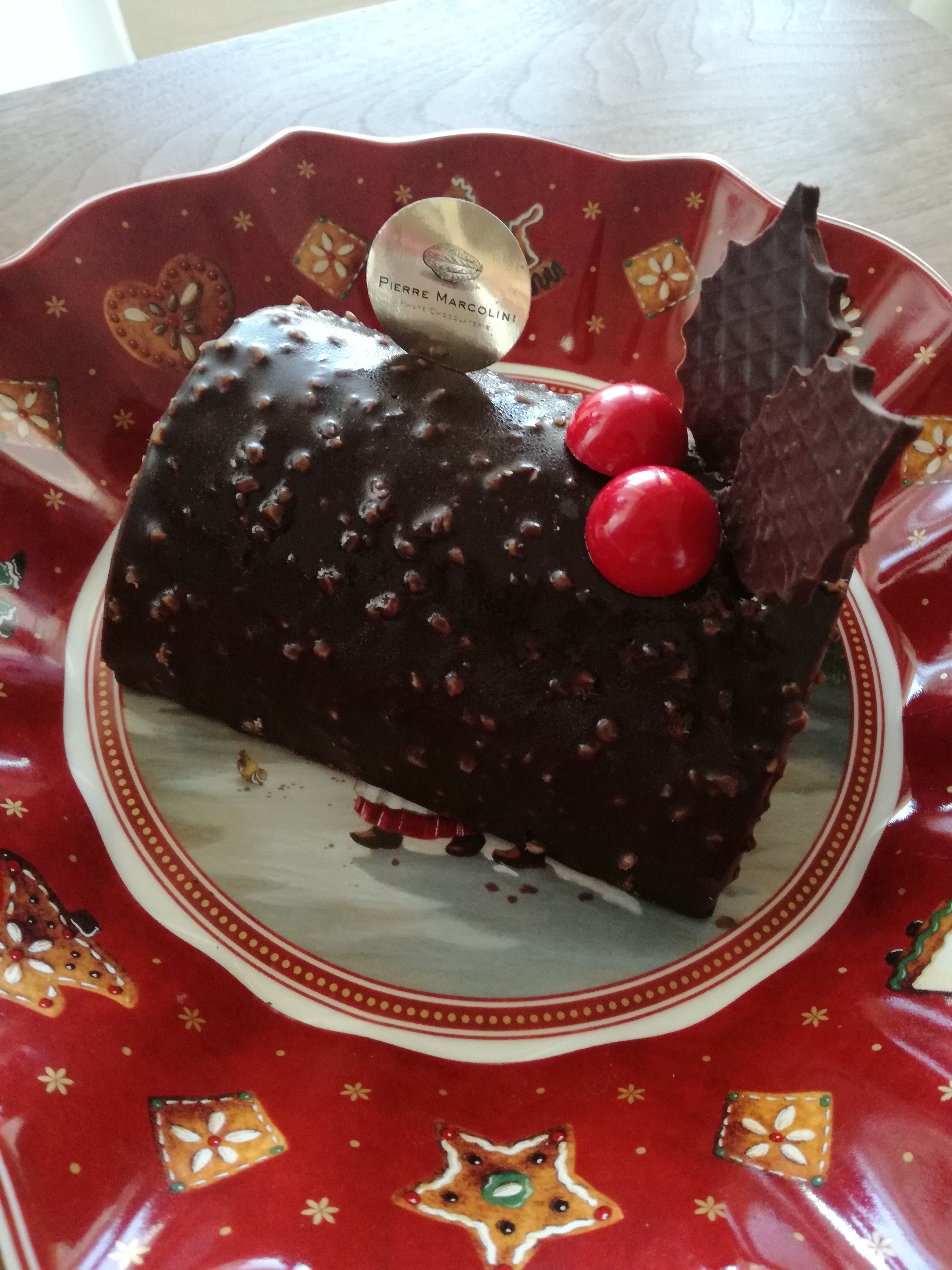 今年のクリスマスケーキは冷凍配送のピエールマルコリーニ Chococco のスイーツ パン倶楽部 ひたすら食い意地 楽天ブログ
