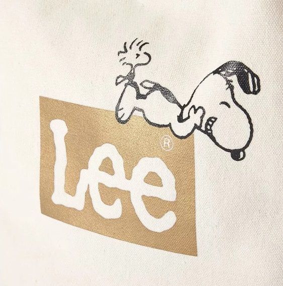 ライトオンより Lee スヌーピーコラボトートバッグが発売中 スヌーピーとっておきブログ 楽天ブログ