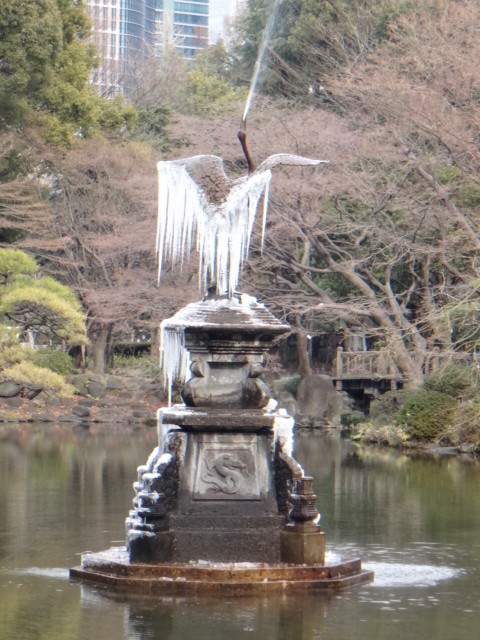 鶴の噴水