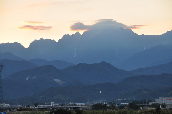 月と金星と剱岳