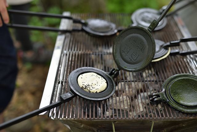 南部鉄器　せんべい焼き器　岩手水沢　盛栄堂　未使用品 南部鉄器 せんべい焼き器 岩手水沢 盛栄堂 未使用品