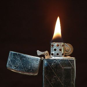 600px-Zippo-Slim-1968-Lit.jpg