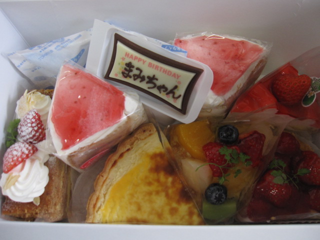 吉田さん　ケーキ１
