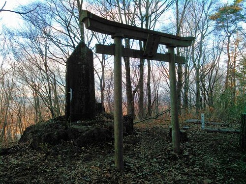 20150129釜房山山頂榮存神社.jpg