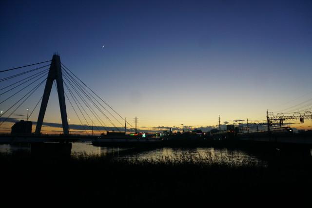 京成 夕暮れの 中川橋梁3