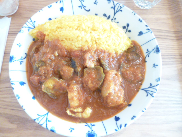 柳川　あべべ食堂　鶏とナスのカレー