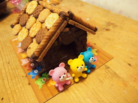 お菓子の家完成