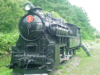 20120721_1500~03三菱美唄鉄道東明駅２号機関車.jpg