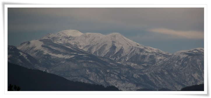 白くなった白山 15.12.2