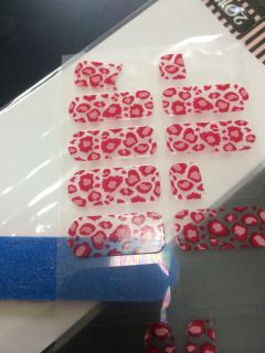 ３