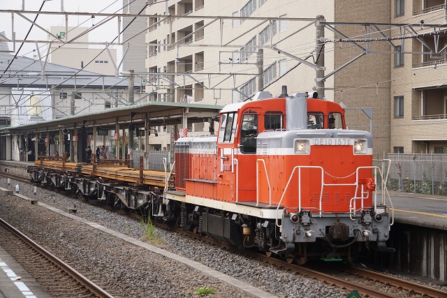 DE10牽引 佐倉チキ工臨 & 11.20千葉駅 新駅舎 開業記念マ－ク3