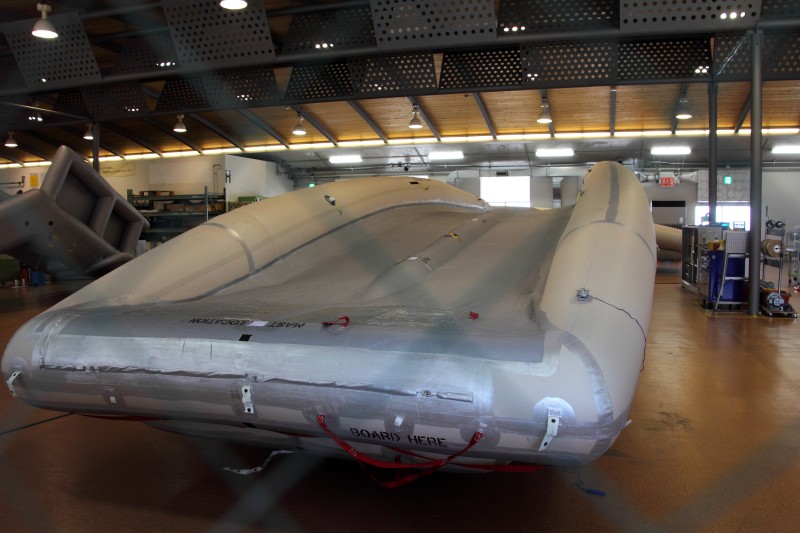 機体整備工場_005シュート大型.jpg