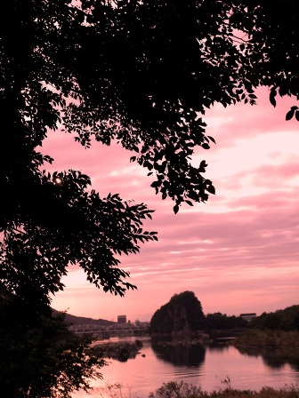  み‐な‐もに映る夕日