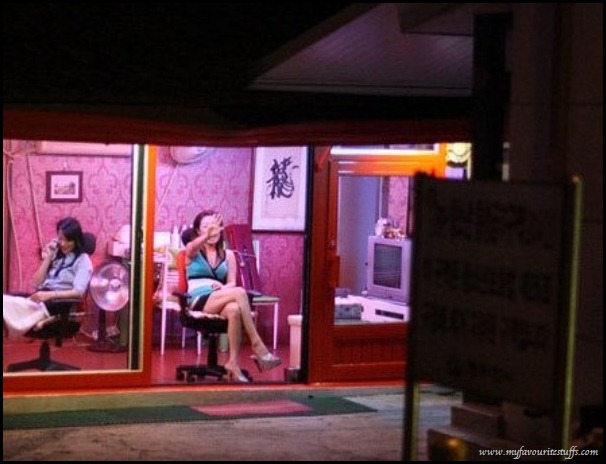 south-korea-angry-prostitutes-4.jpg