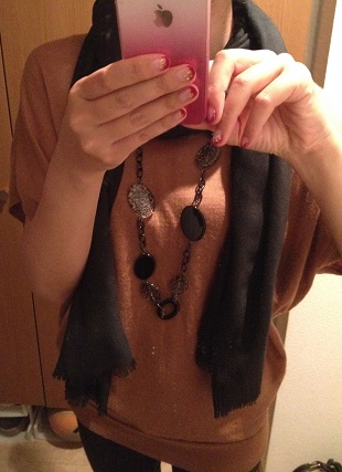 黒ロングネックレス