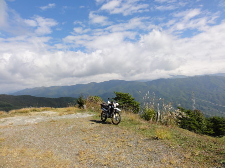 人馬形山頂付近