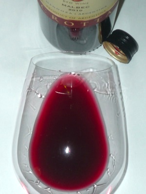 Crotta Malbec 2010 glass.jpg