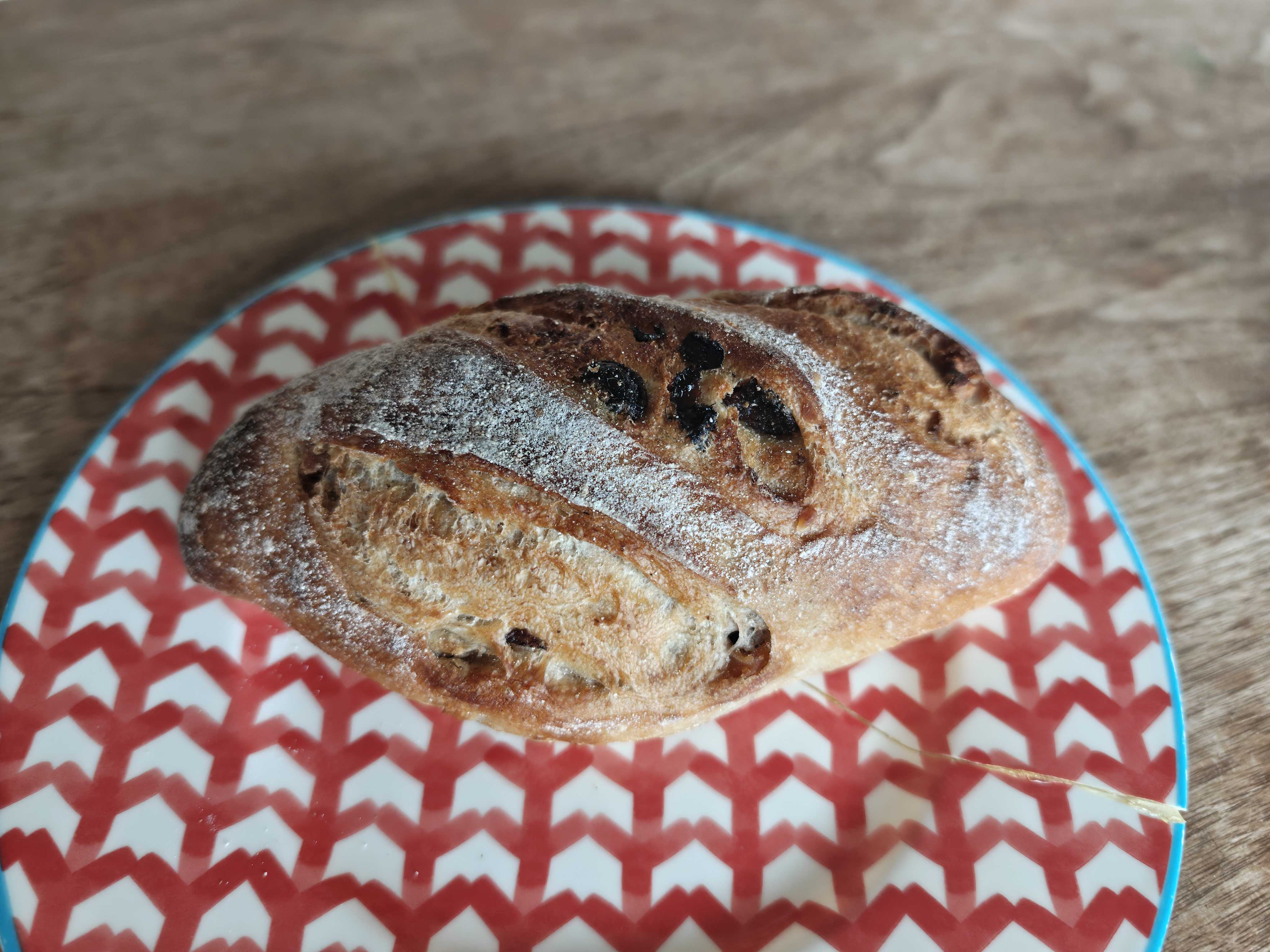 Boulangerie and Cafe Be 十三本店　ロスパン通販　クルミレーズン