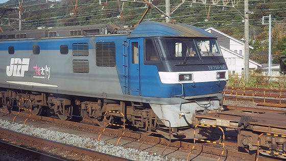 EF210-145号機待機中.jpg