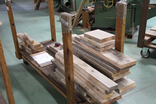 昔の足場板の古材で作られた飾り棚 13srackd205h266sku.jpg