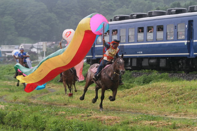  D51と 馬の 並走！釜石線 ＳＬ銀河ドリーム号 2