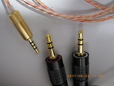 φ2.5mm 4極バランスプラグとMUC-B20SB1のヘッドフォン側プラグ