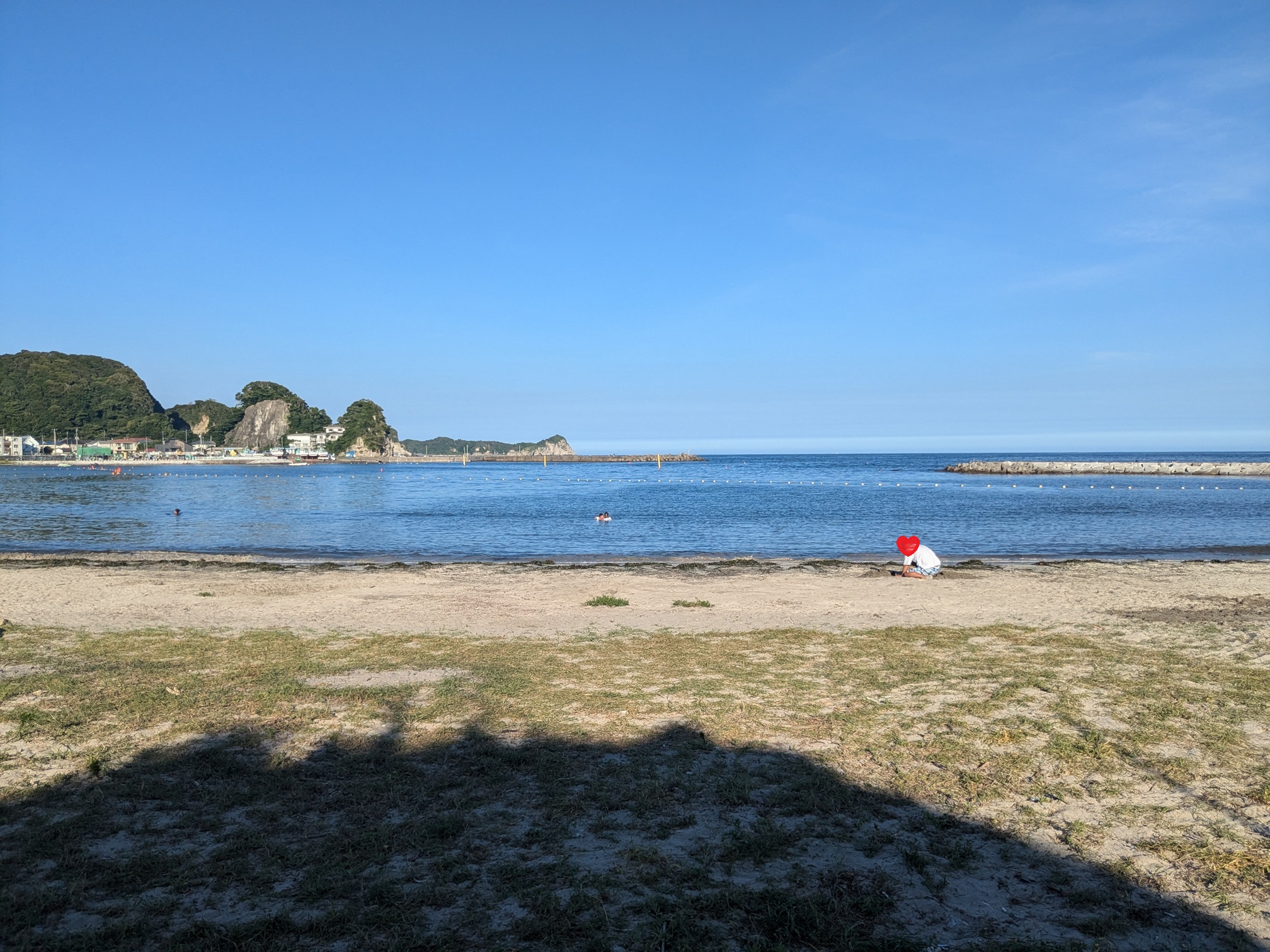 千葉県勝浦市　興津海水浴場　夏休みの夕方の様子