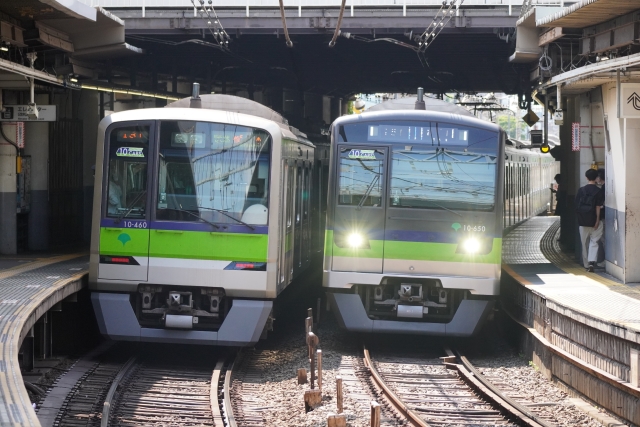 京王 8000系 行先点灯 併走に 6000系 7000系 都営 10-300形