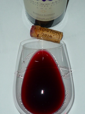 Ch.Croix Mouton 2010 glass.jpg