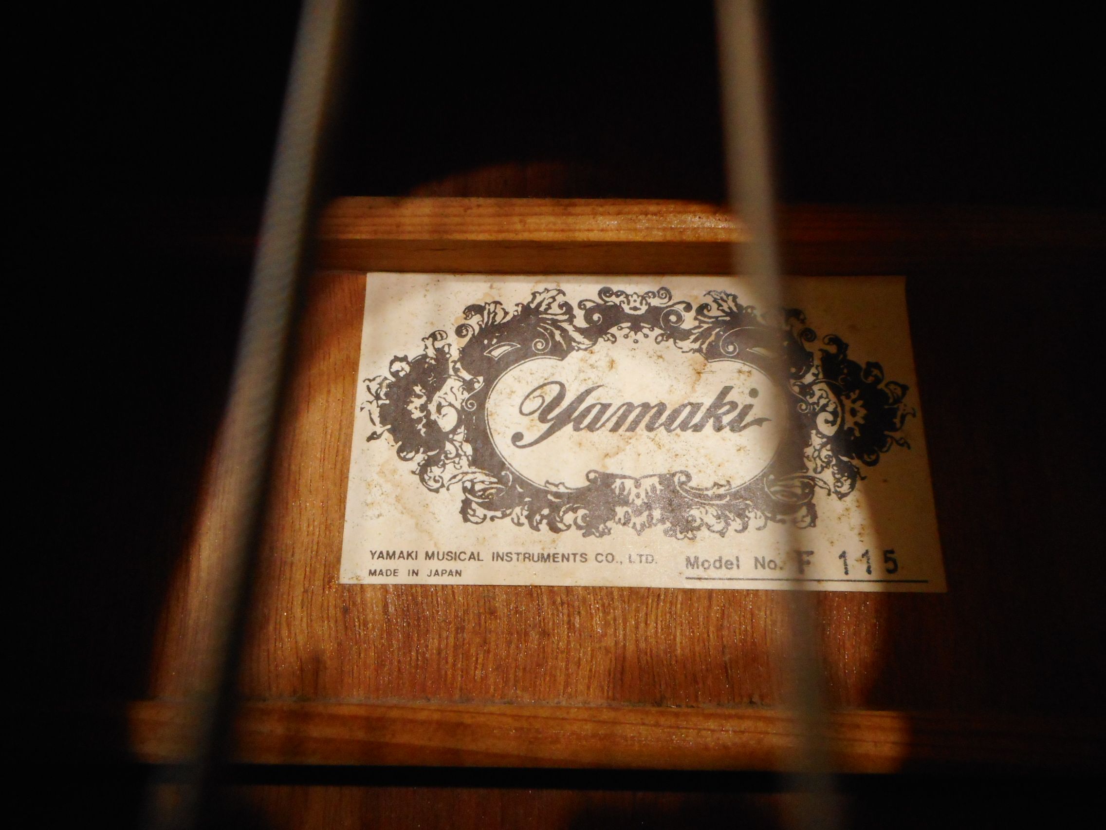 🌸YAMAKI F115 ボディ隆起修正 | 青春のギターリペア K2ギター