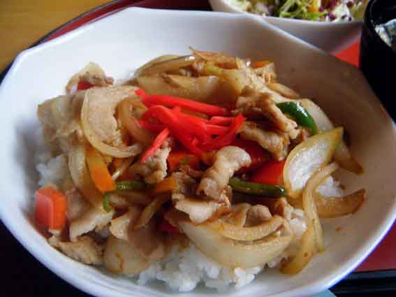 アメリカンステーションの「豚生姜焼丼ブリ」-2♪