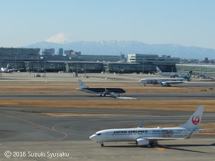 gr20160125-x100205-est-k-haneda_airport.jpg