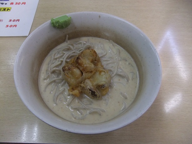 一由そば＠日暮里の冷やし豆乳ゴマダレそば＋にんにくの天ぷら１