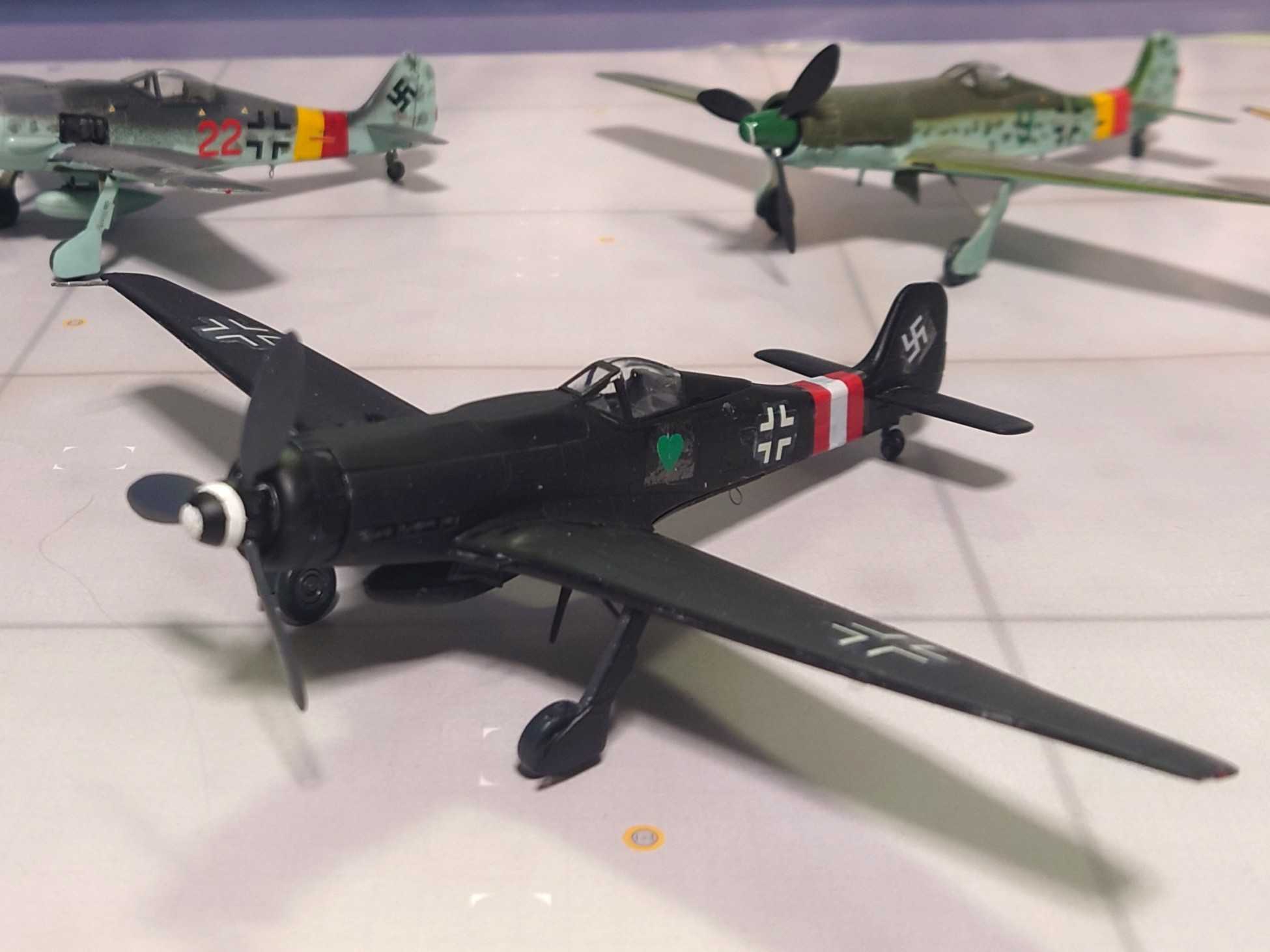 Ta152h 1/72アオシマフォッケウルフTa152H-1~成層圏気流~ | ハードオフ・ブックオフ・ジャンクオーディオ三昧! - 楽天ブログ