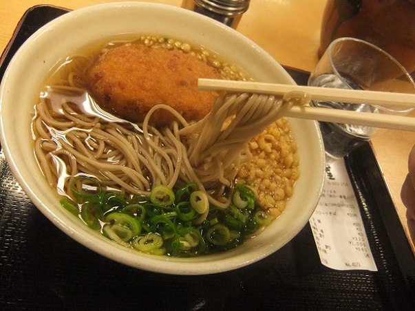 麺処潮屋梅田店＠大阪のコロッケそば２