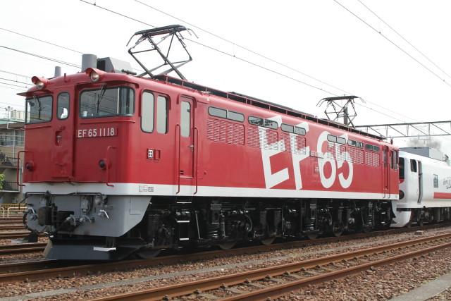 レインボーEF65 1118＋East-iD 2