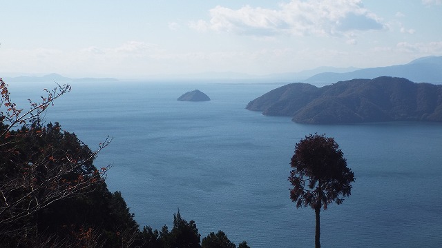 賤ヶ岳山頂から琵琶湖を見る.jpg