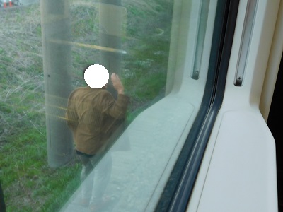 架線障害を知らせてくれた男性