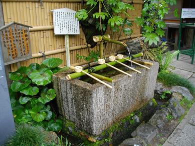 長建寺・閼伽水（あかすい）