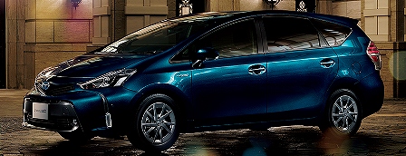 carlineup_priusalpha_grade_special_2_01_pc[1].jpg