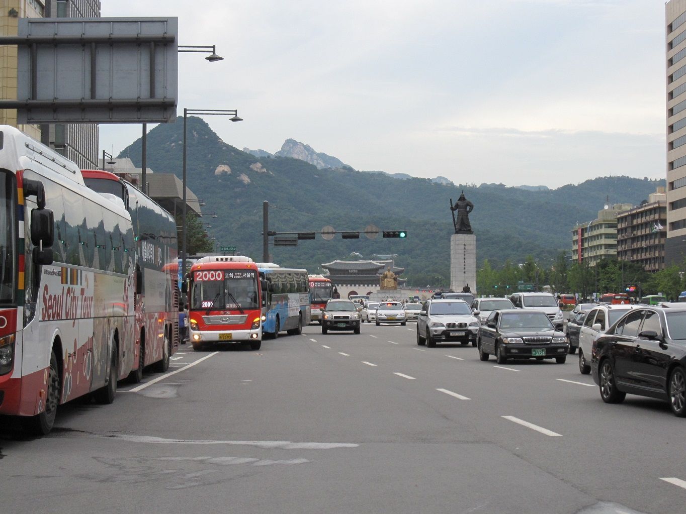 樺太紀行 １３ サハリンのバスが韓国起亜自動車の理由 そしてタバコと生きたタラバガニ 政治 現代史 進化生物学 人類学 考古学 旅行 映画 メディアなどのブログ 楽天ブログ