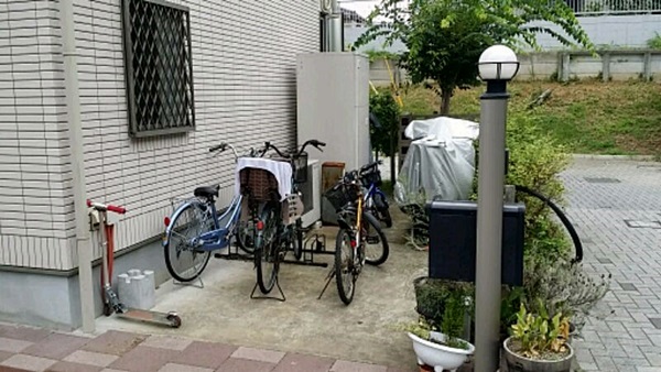 自転車置き場201409203